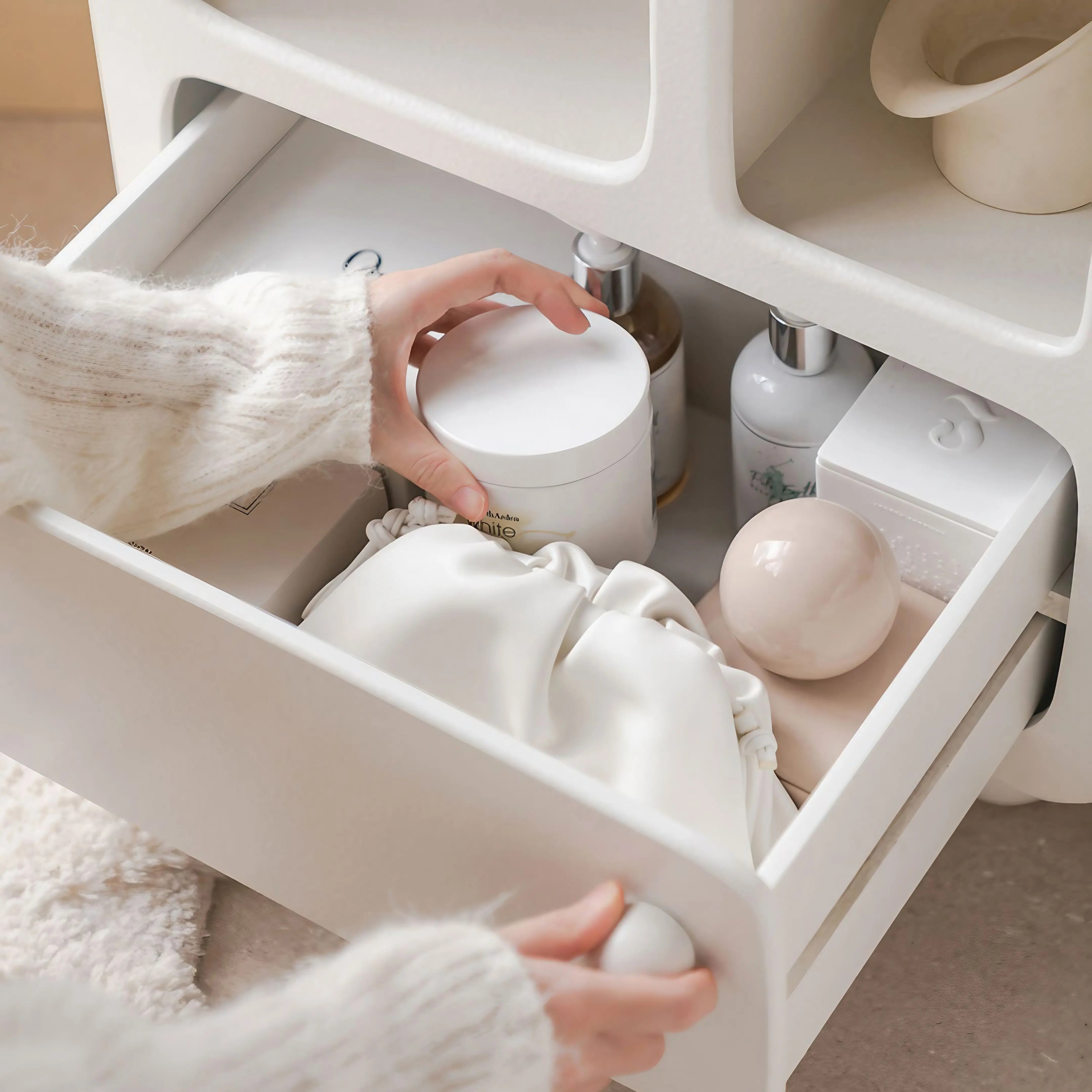 ELLA SIDE TABLE - KKUSO.HOME