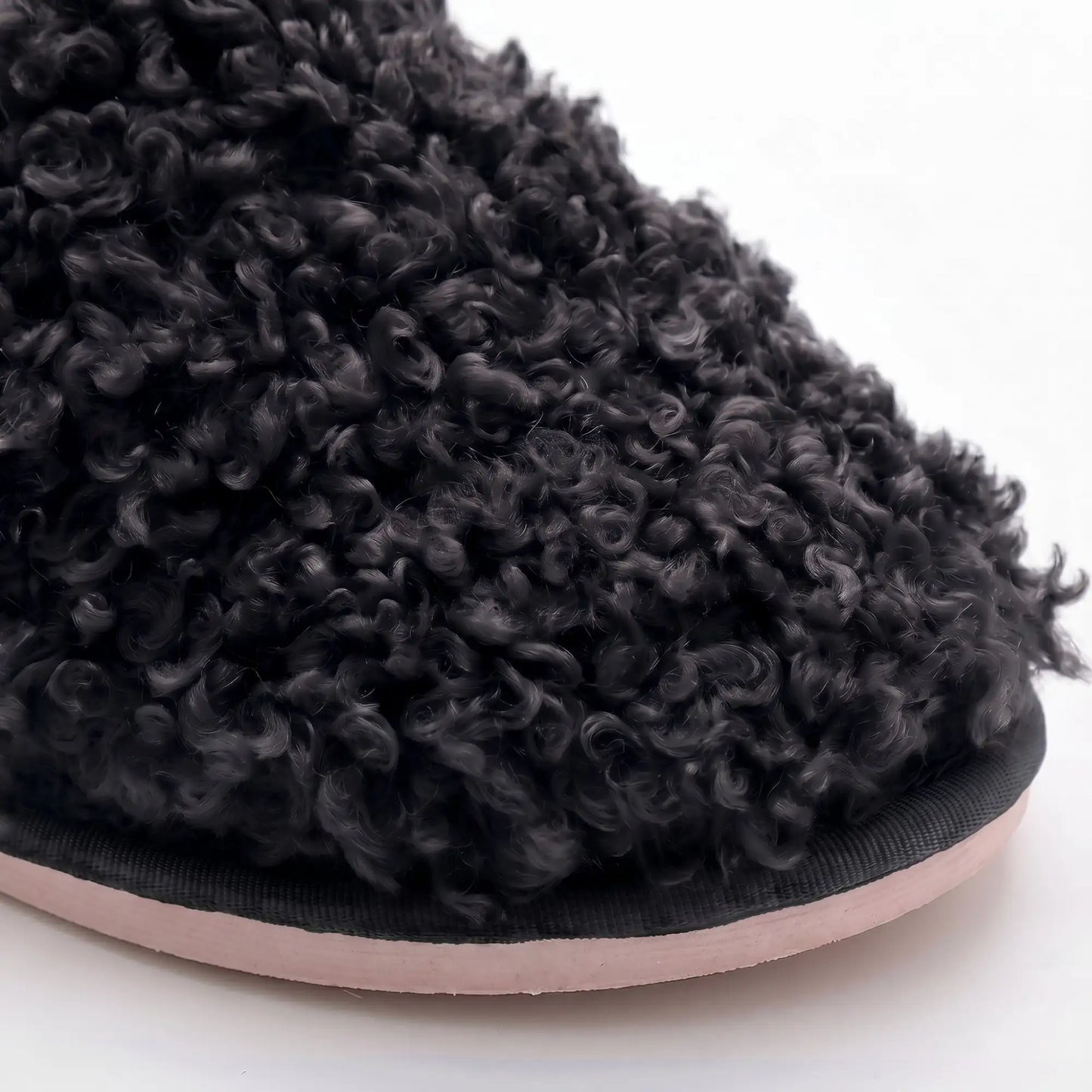 KKUSO SLIPPERS - SNUG