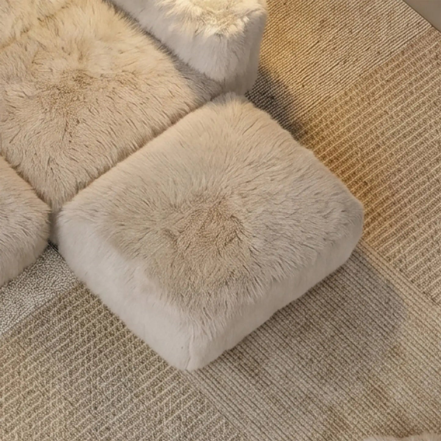 MOMO OTTOMAN - FAUX FUR CAFE CREME