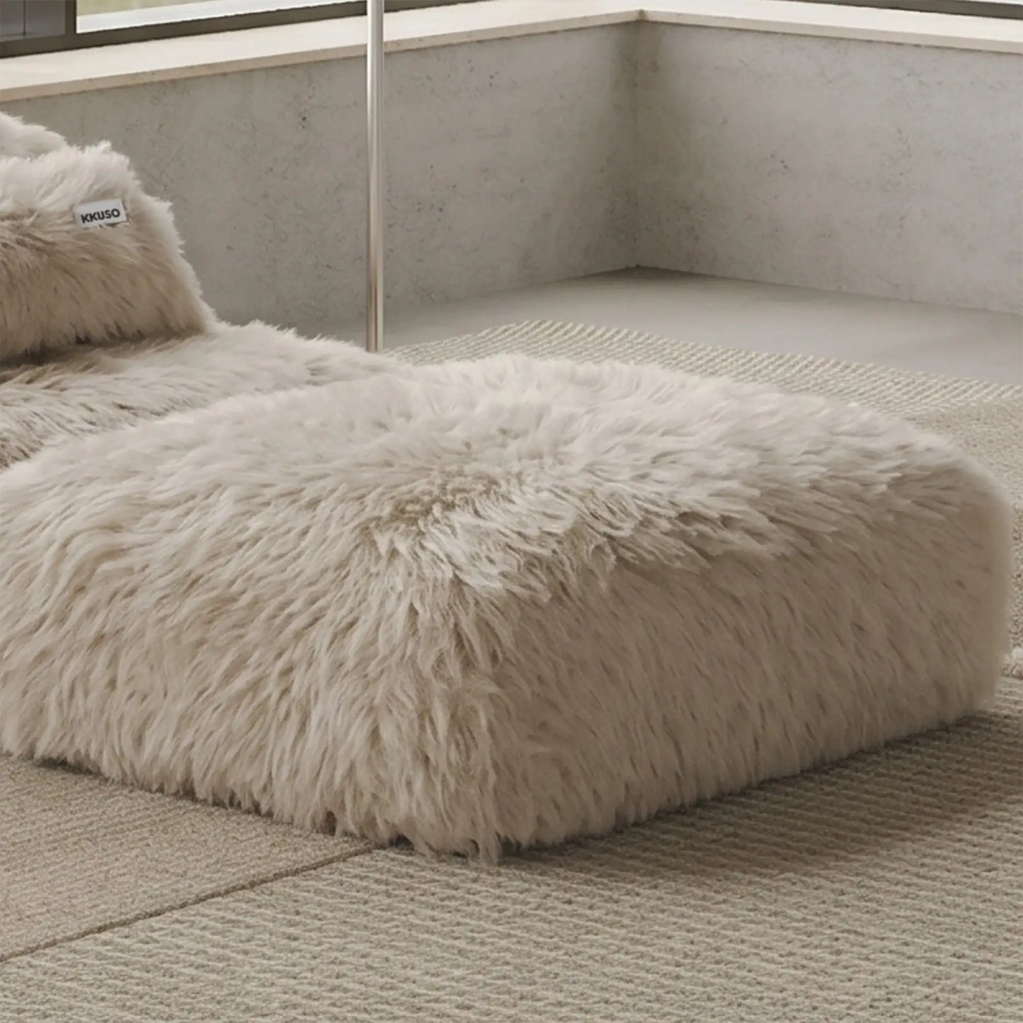 MOMO OTTOMAN - FAUX FUR CAFE CREME