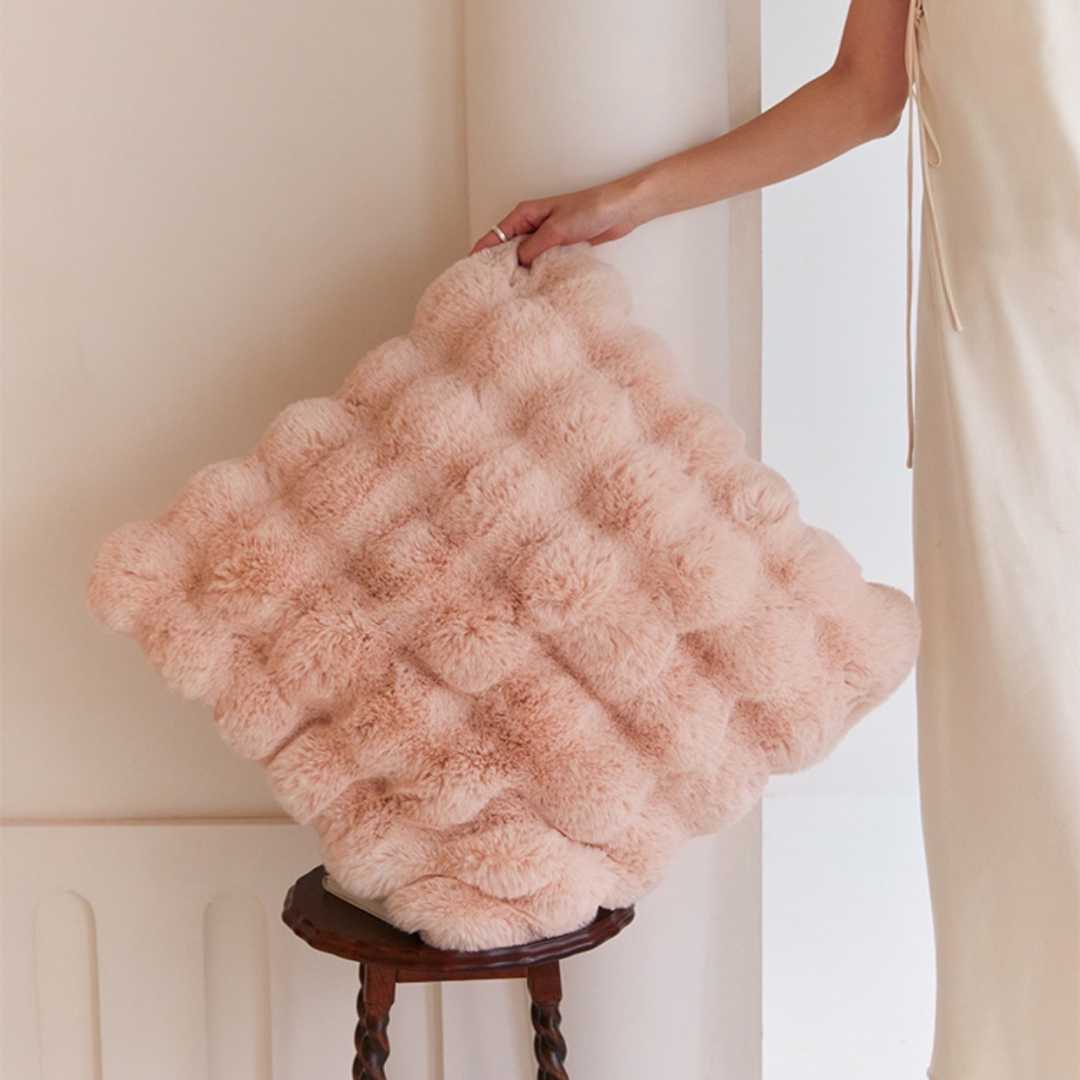 WAVE FAUX FUR CUSHION - KKUSO.HOME