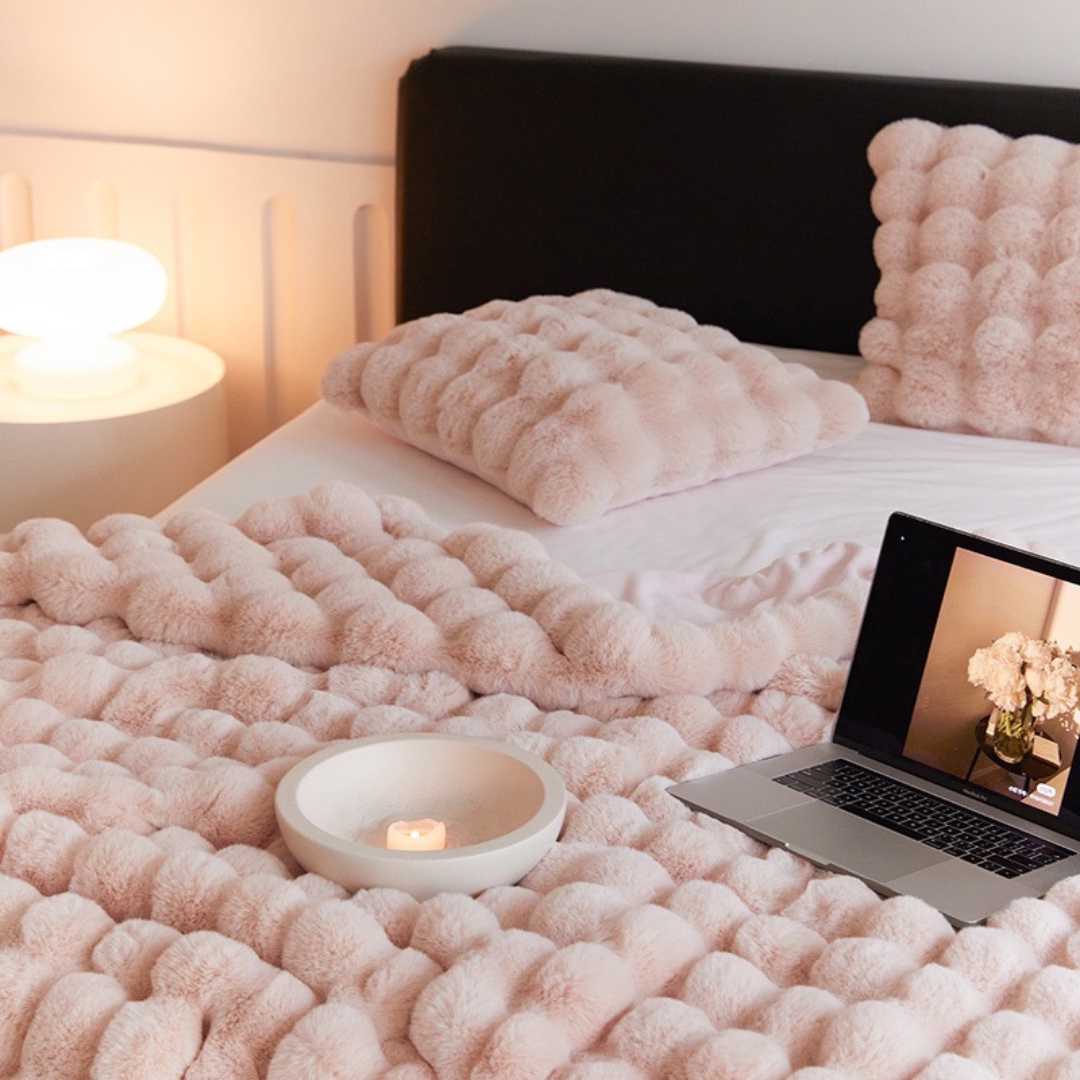 WAVE FAUX FUR THROW BLANKET - KKUSO.HOME