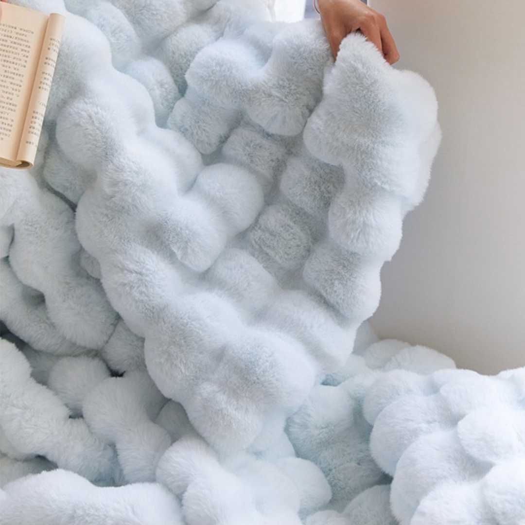WAVE FAUX FUR THROW BLANKET - KKUSO.HOME