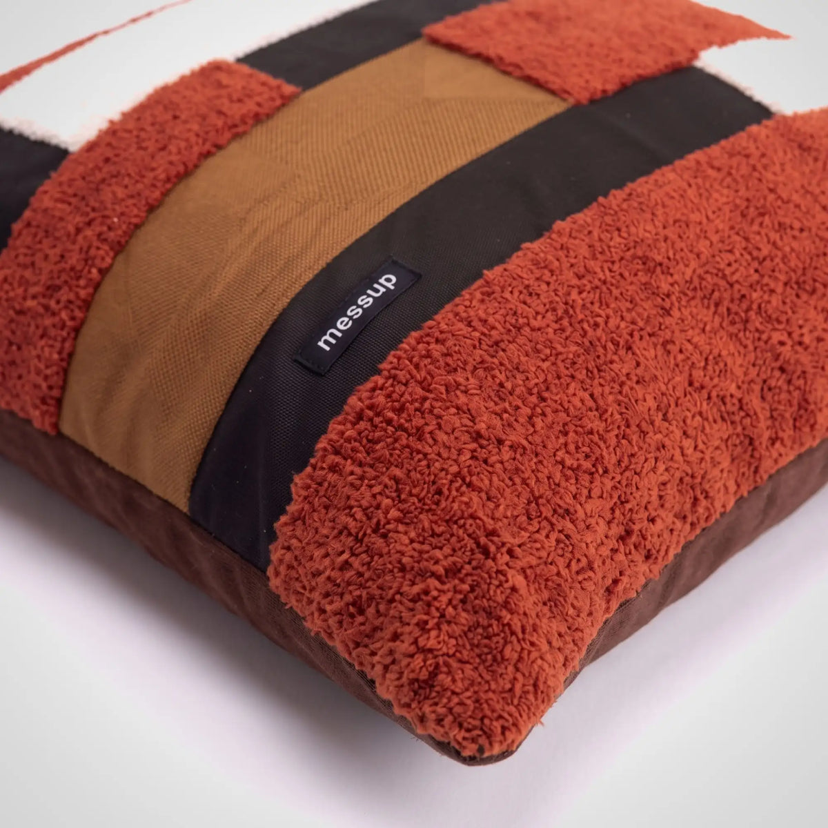 KKUSO PLUSH CUSHION - JUMBLE MIX RED
