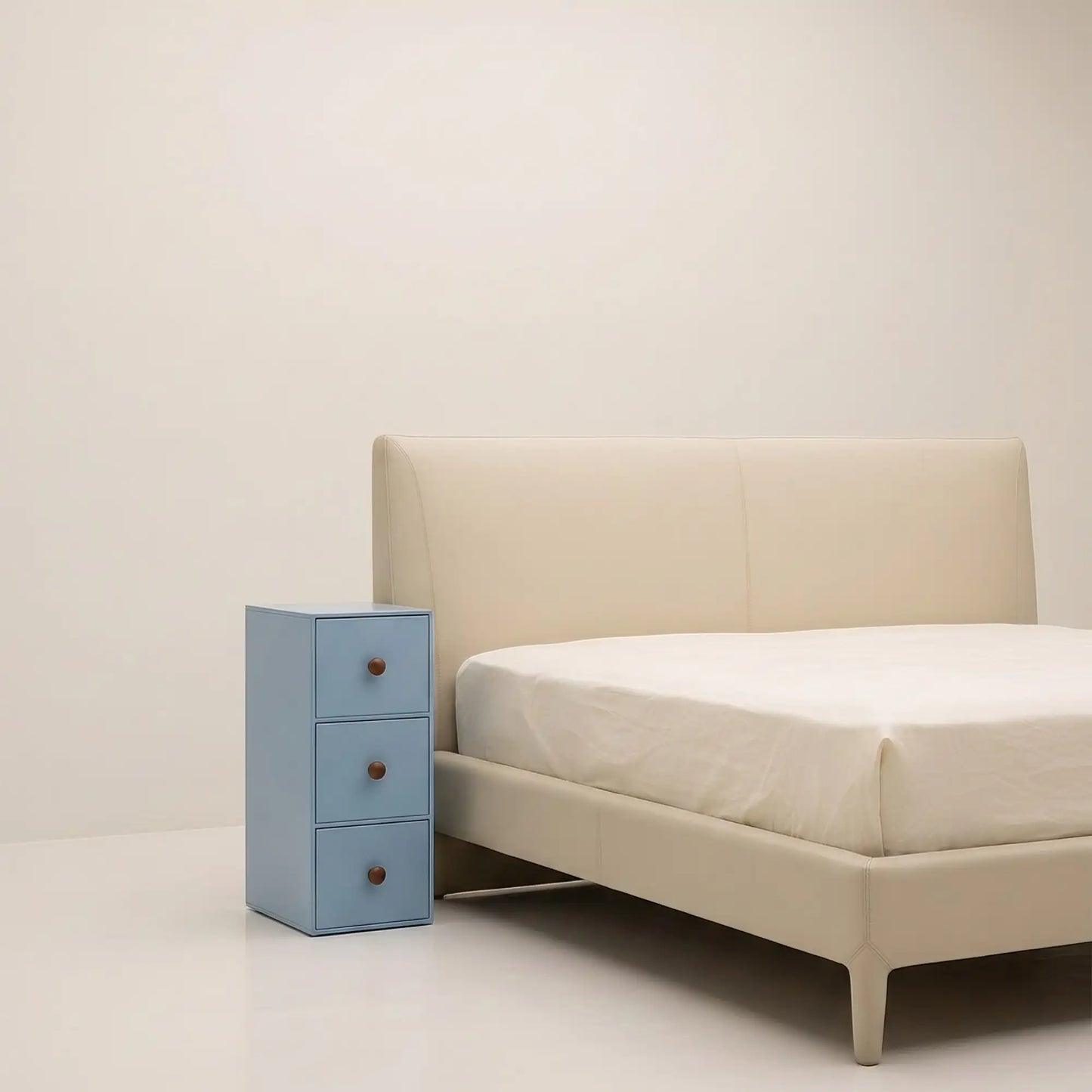 KKUSO NARROW BEDSIDE TABLE - SHIN
