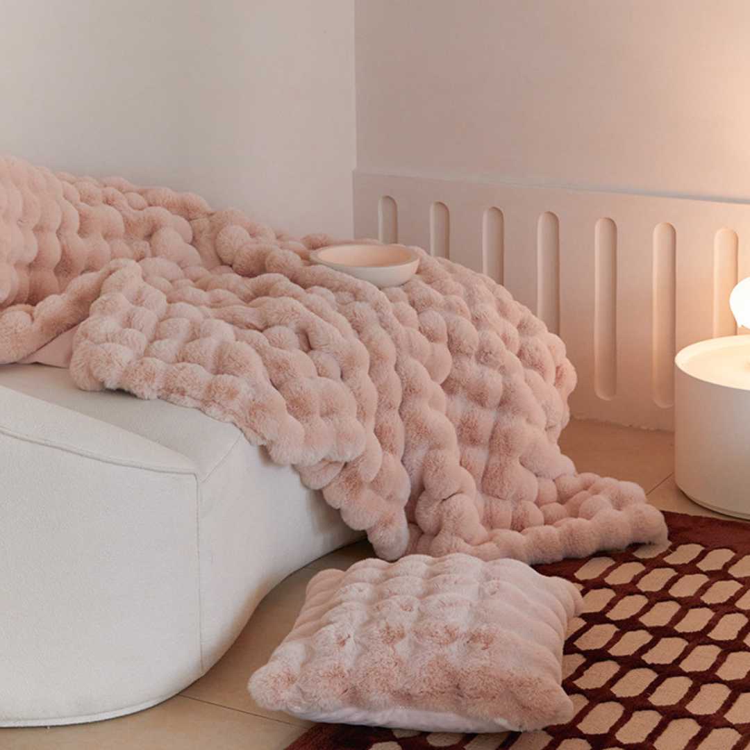 WAVE FAUX FUR THROW BLANKET - KKUSO.HOME